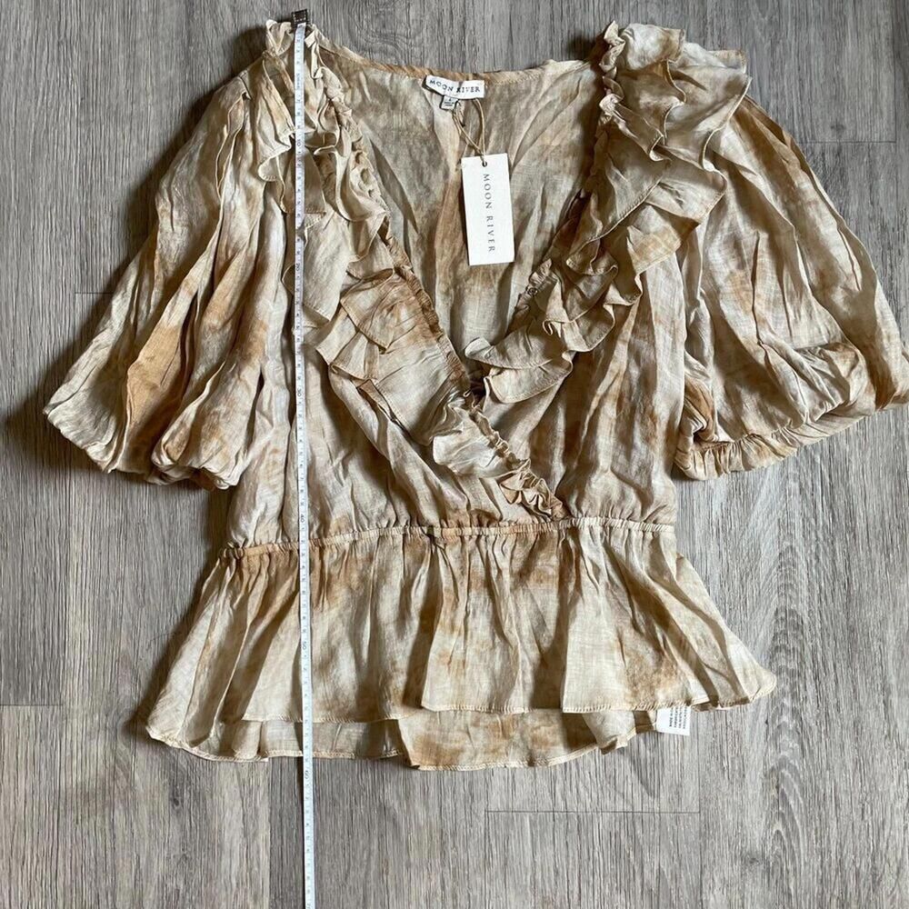 Moon River womens blouse L neutral faux wrap ruffles short sleeve